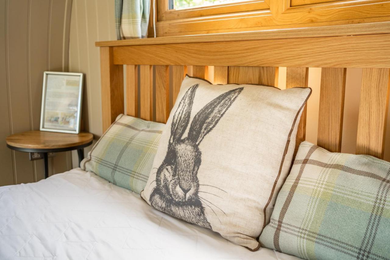 Glamping At South Lytchett Manor Hotel Poole Bagian luar foto