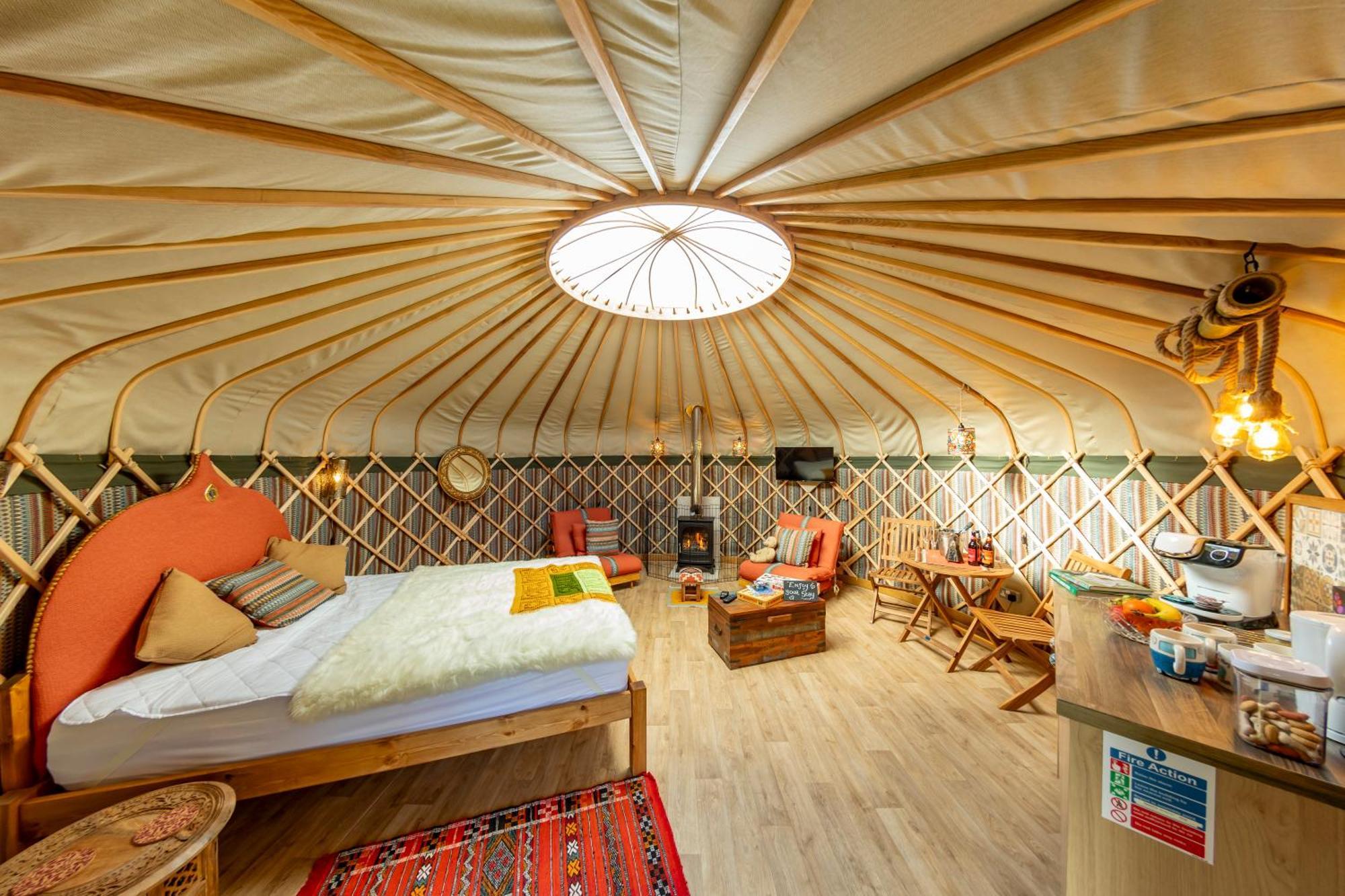 Glamping At South Lytchett Manor Hotel Poole Bagian luar foto