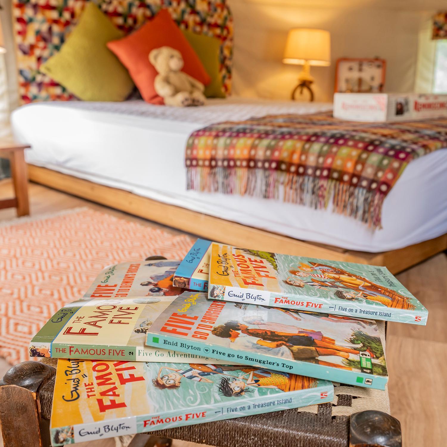 Glamping At South Lytchett Manor Hotel Poole Bagian luar foto